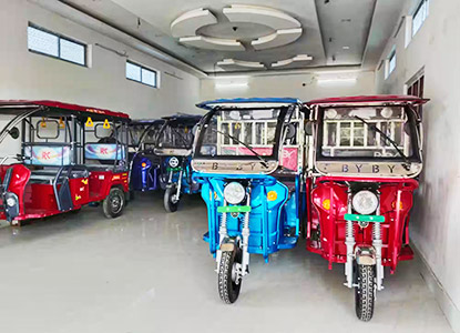 What E-Rickshaw Dealers Offer?